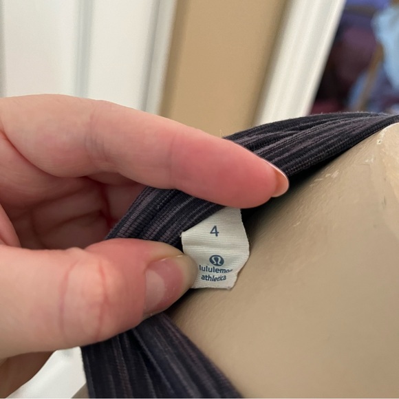 Lululemon athletic align top - Picture 11 of 11